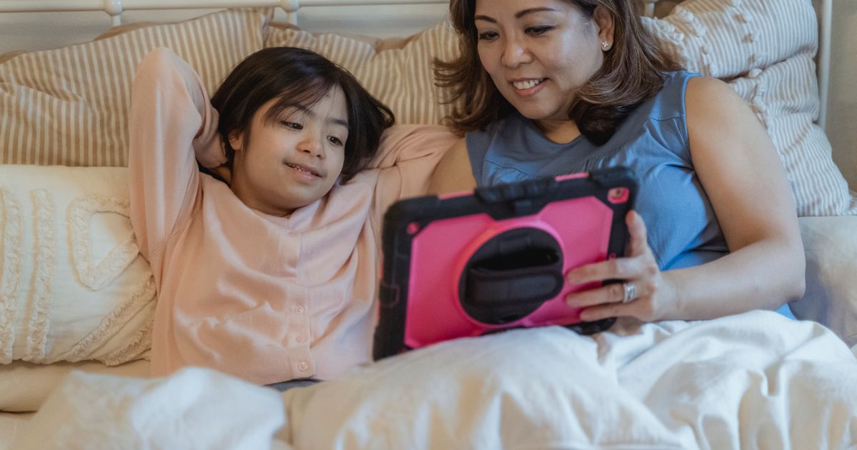 Screen Time and Children’s Eyes: What Every Parent Should Know
